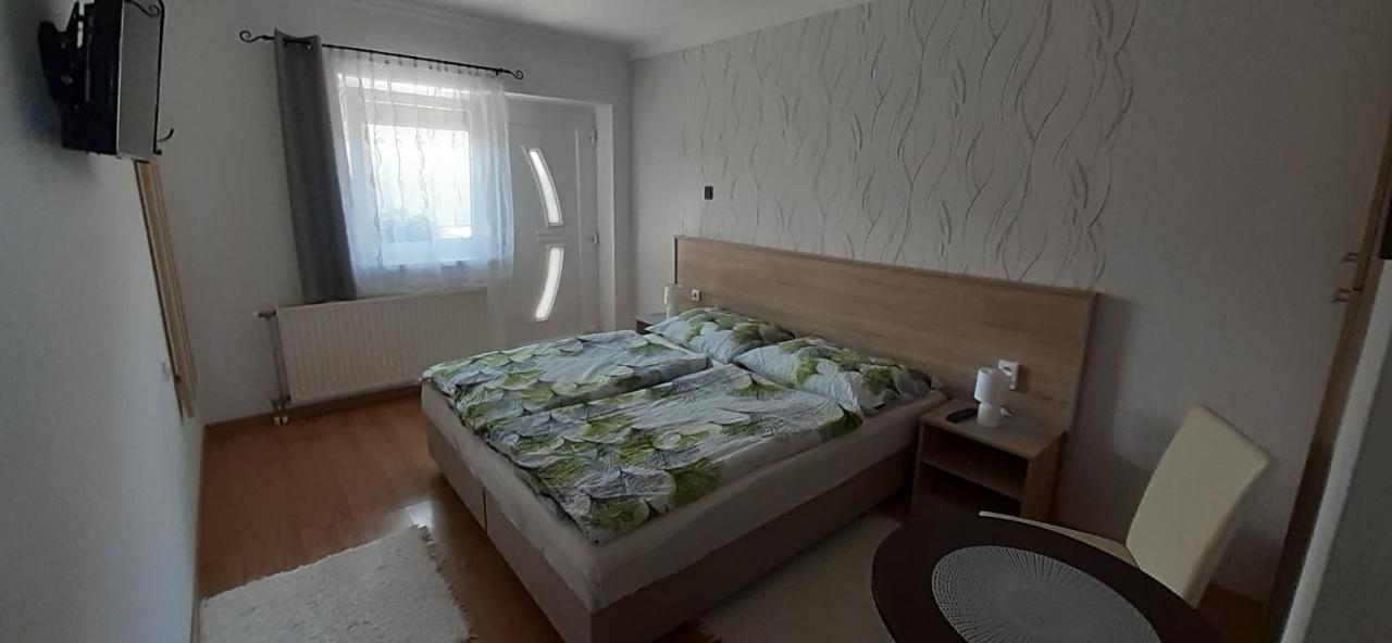 Hajnalka vendégház Bük Exterior foto