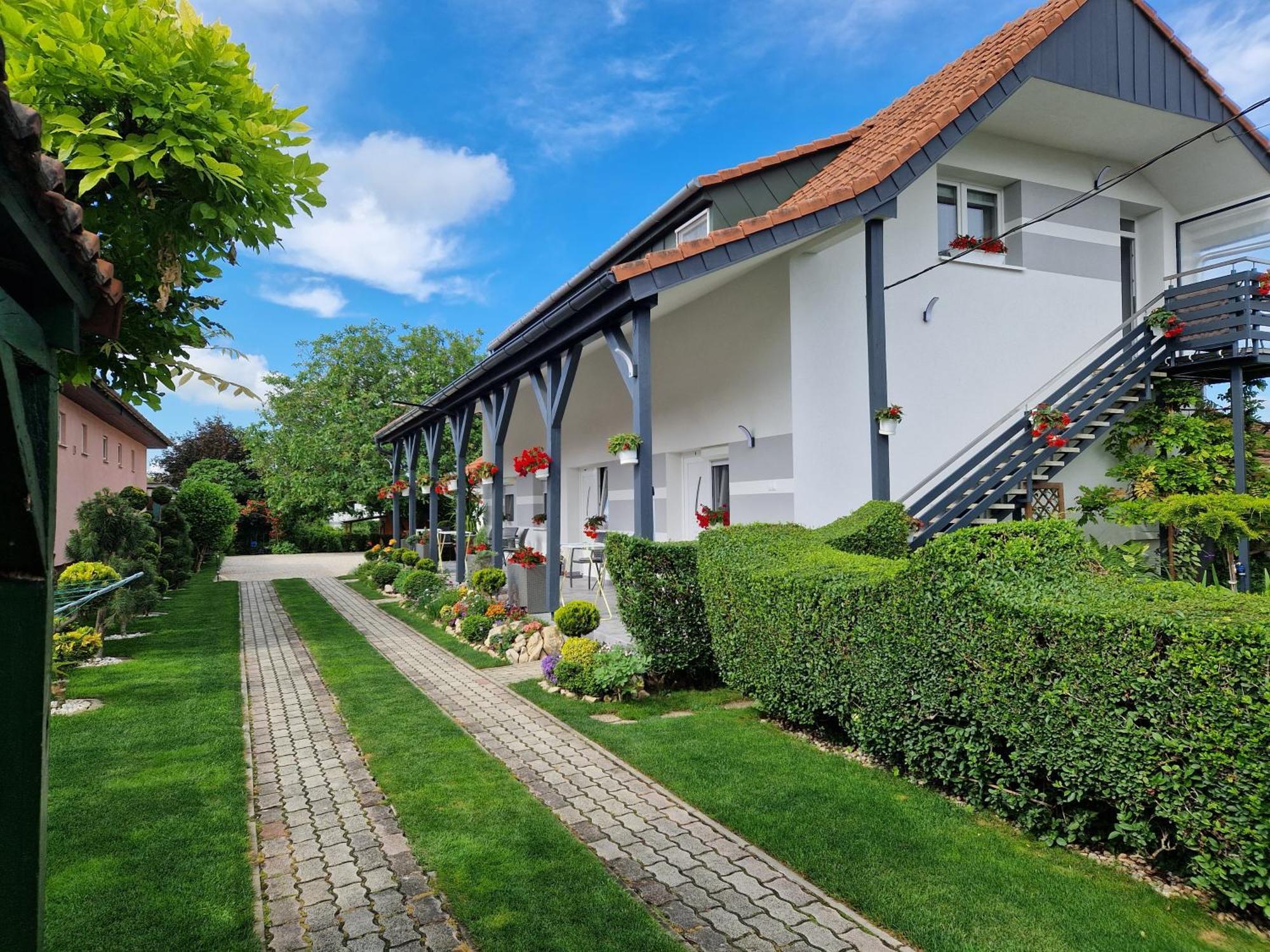 Hajnalka vendégház Bük Exterior foto
