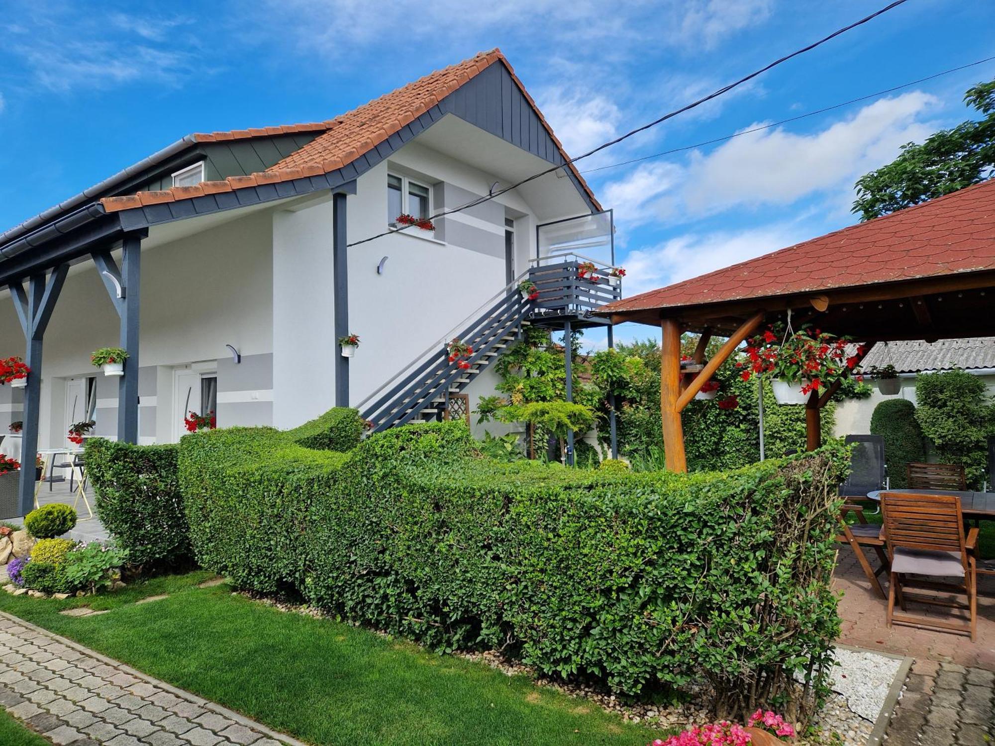 Hajnalka vendégház Bük Exterior foto